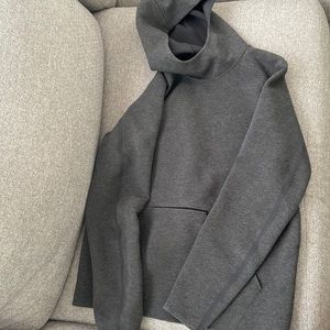 MAKE AN OFFER Mens Lulu lemon gray hoodie